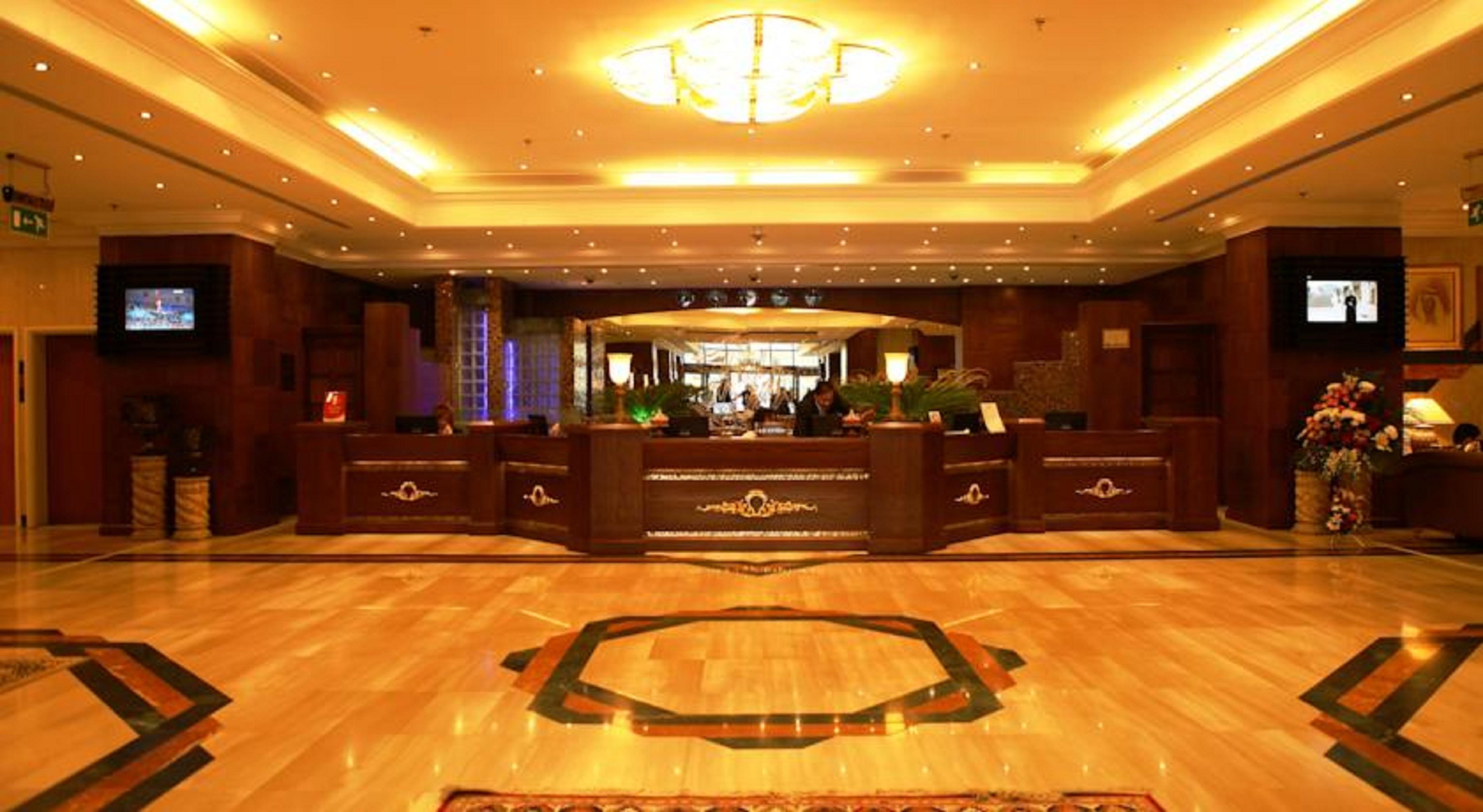 Abjad Grand Hotel Dubai Eksteriør billede