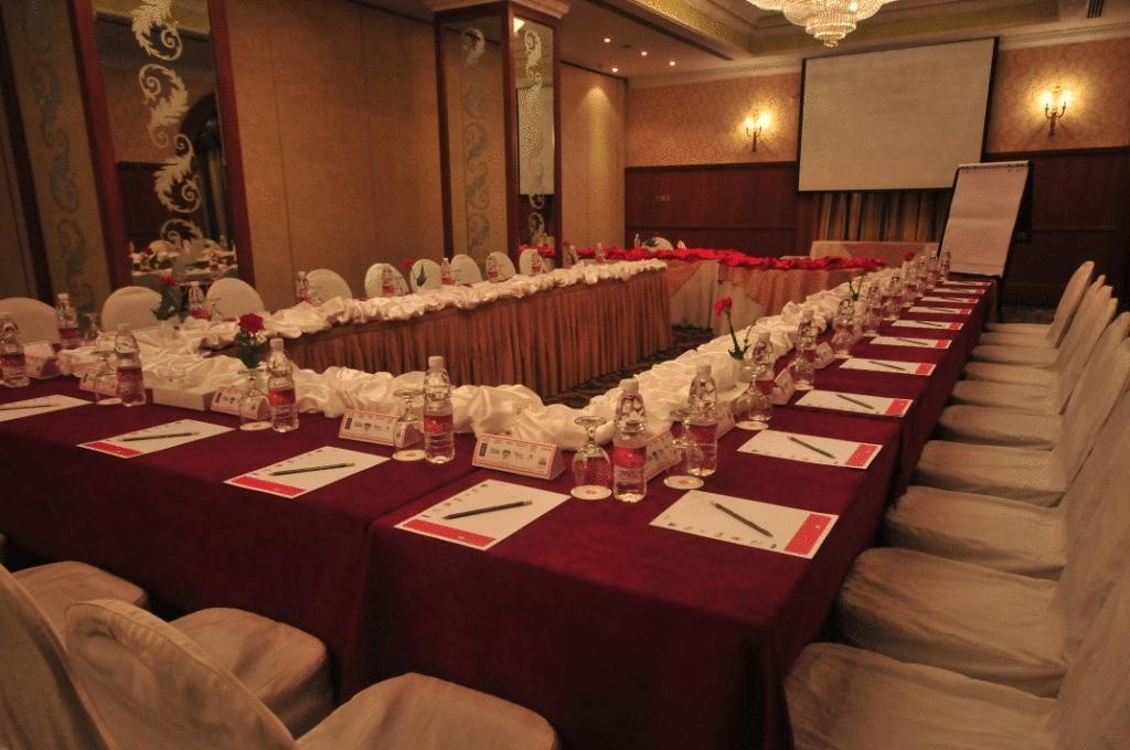 Abjad Grand Hotel Dubai Eksteriør billede
